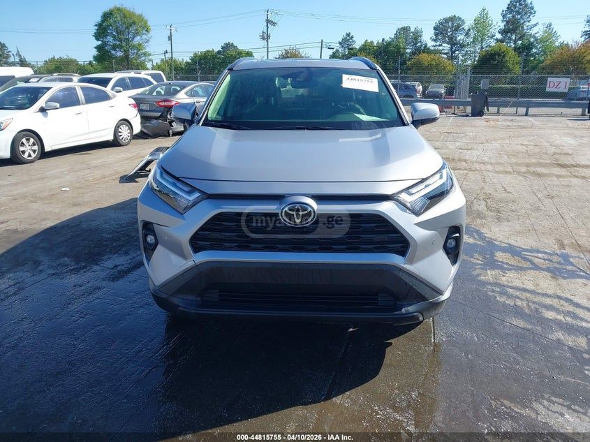 Toyota Rav 4 - фото 1