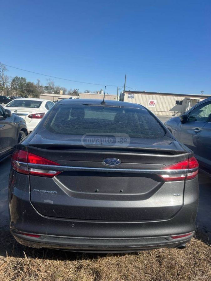 Ford Fusion - фото 9