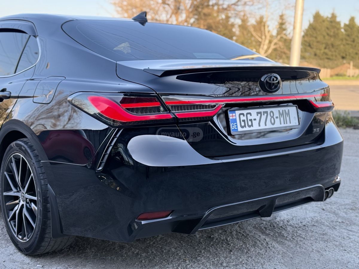 Toyota Camry - фото 2