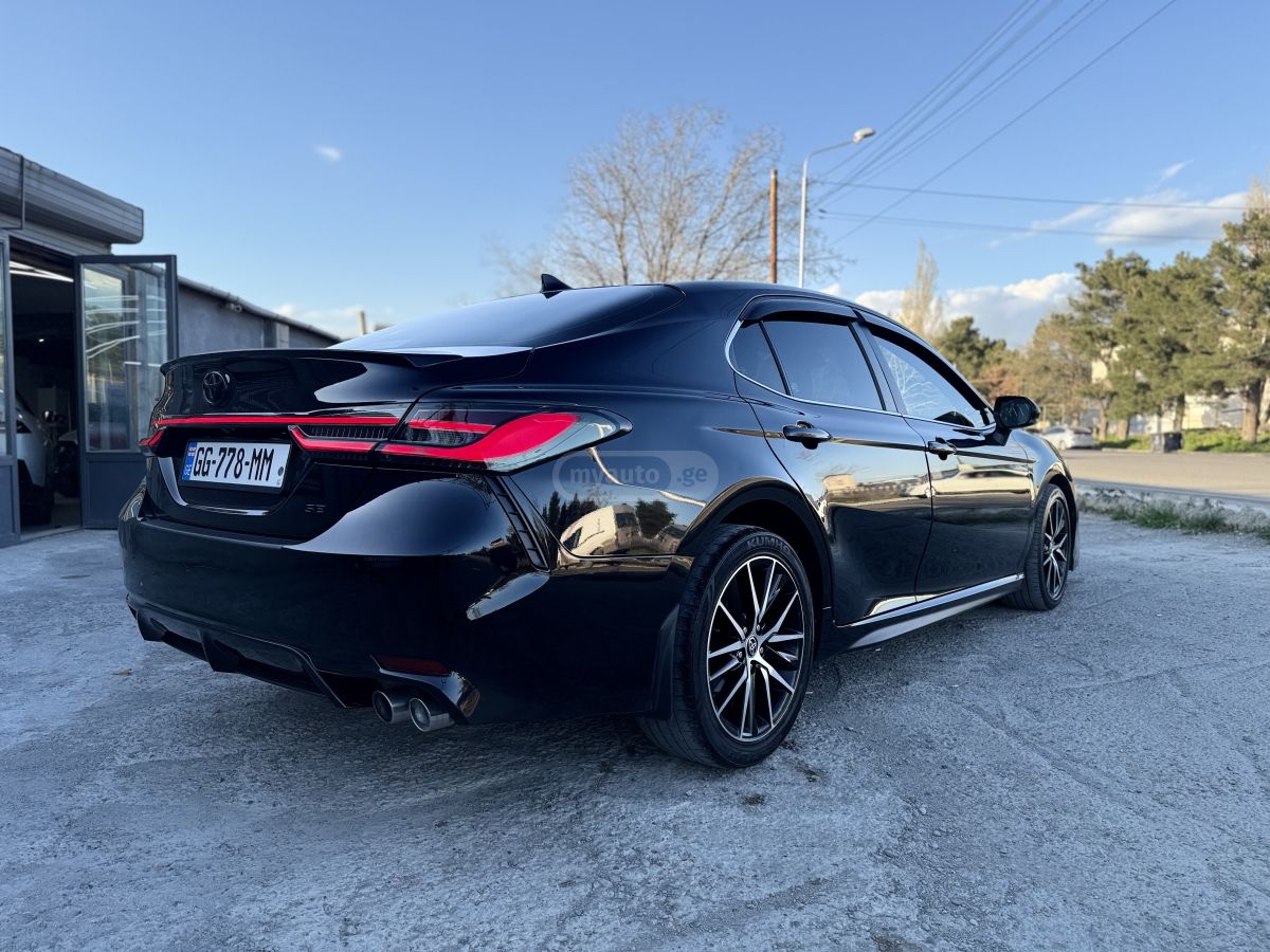 Toyota Camry - фото 3