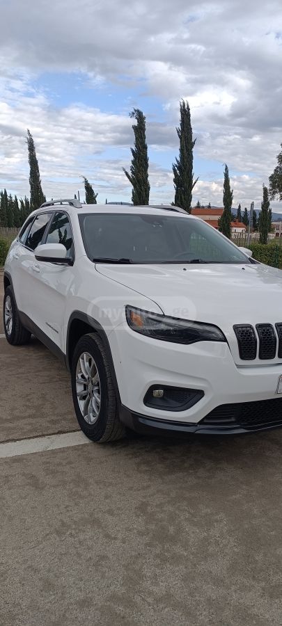 Jeep Cherokee - фото 2