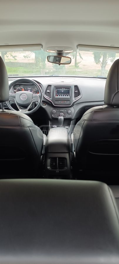 Jeep Cherokee - фото 8