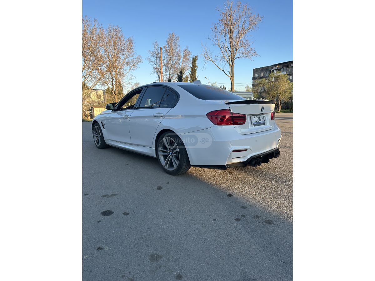 BMW 330 - фото 2