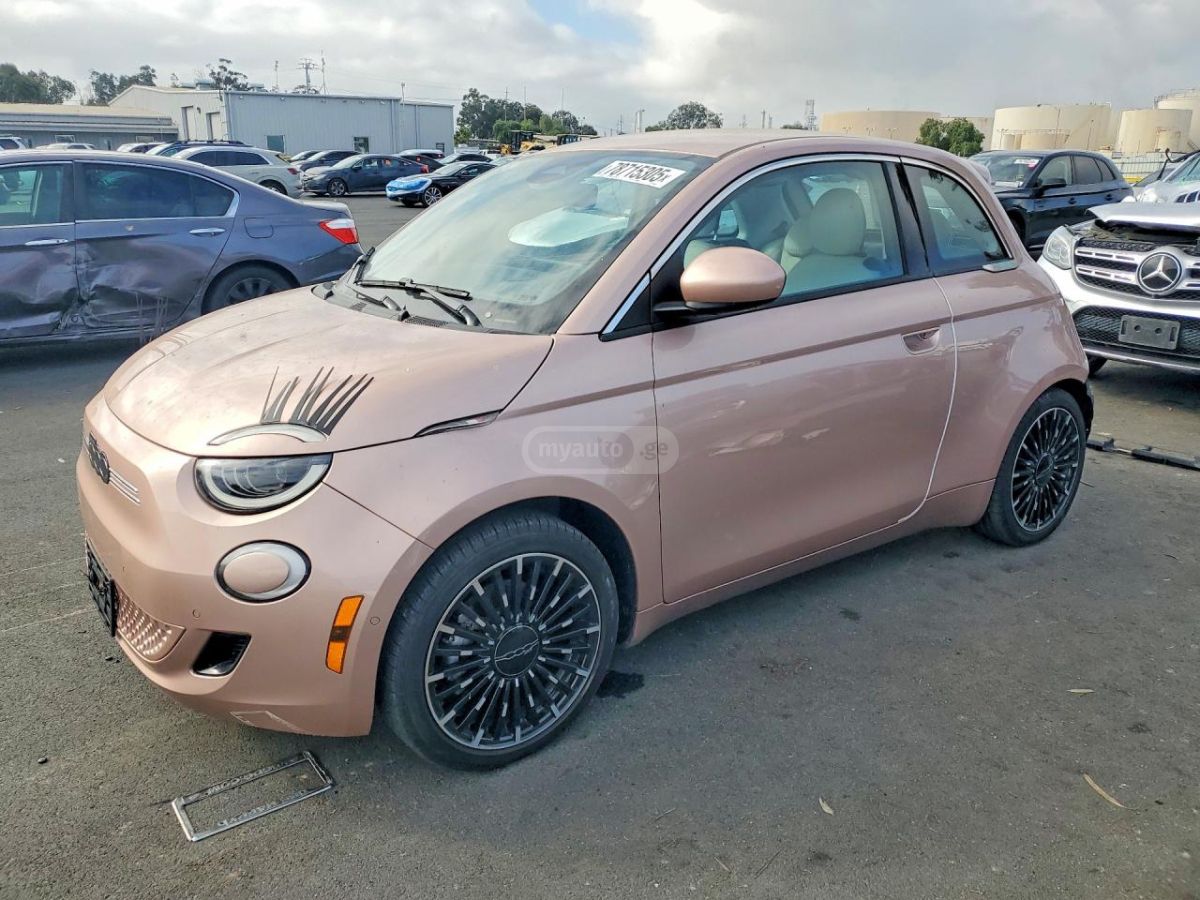 Fiat 500e 2024 — миниатюра 1