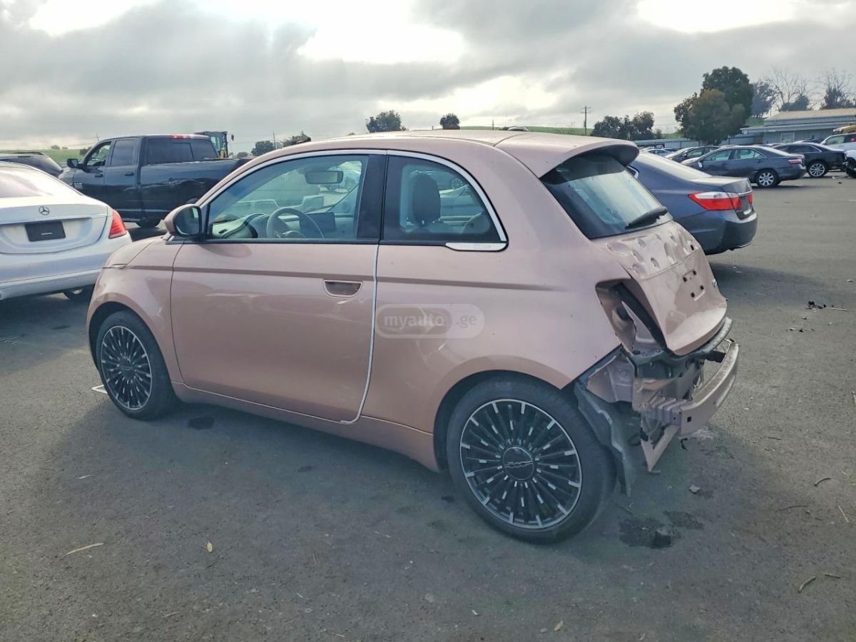 Fiat 500e 2024 — миниатюра 2