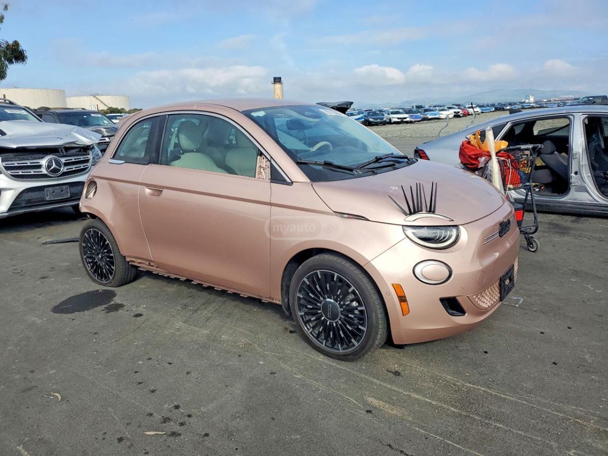 Fiat 500e 2024 — миниатюра 4