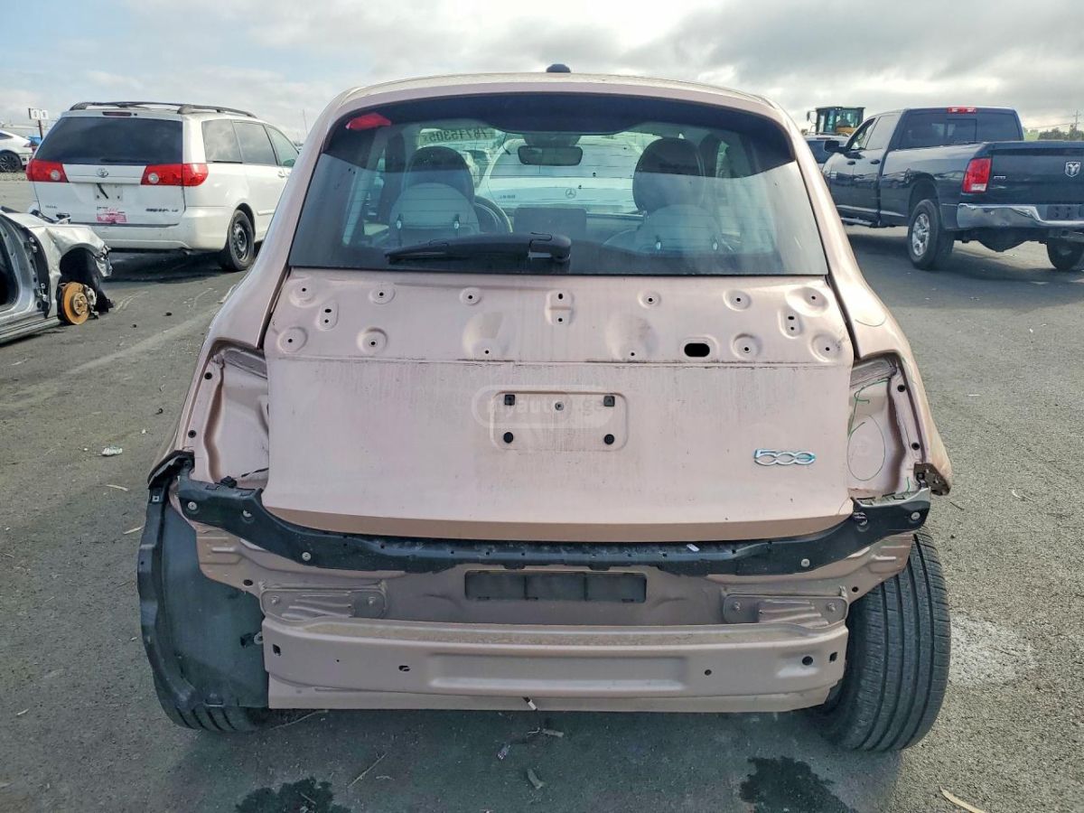 Fiat 500e 2024 — миниатюра 6