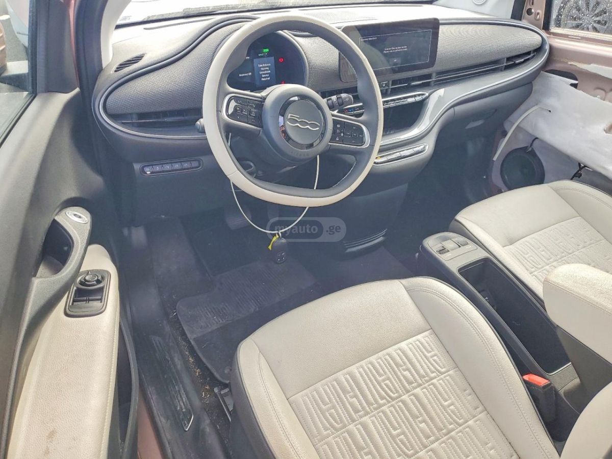 Fiat 500e 2024 — миниатюра 8