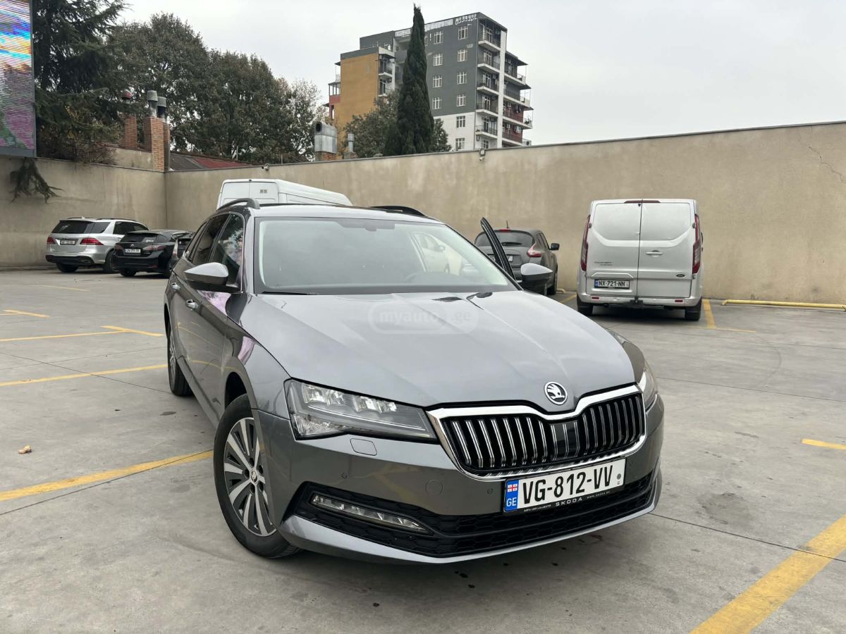 Skoda Superb - фото 1