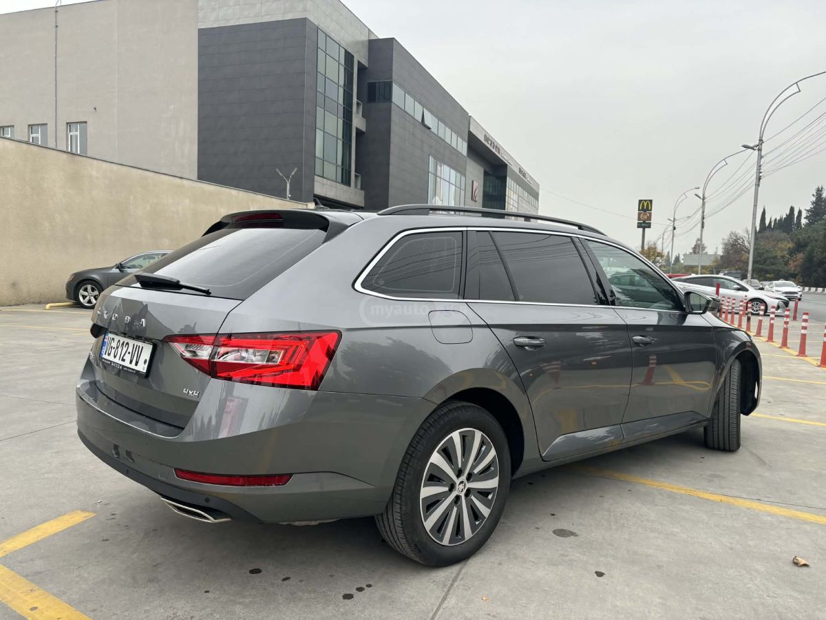 Skoda Superb - фото 4