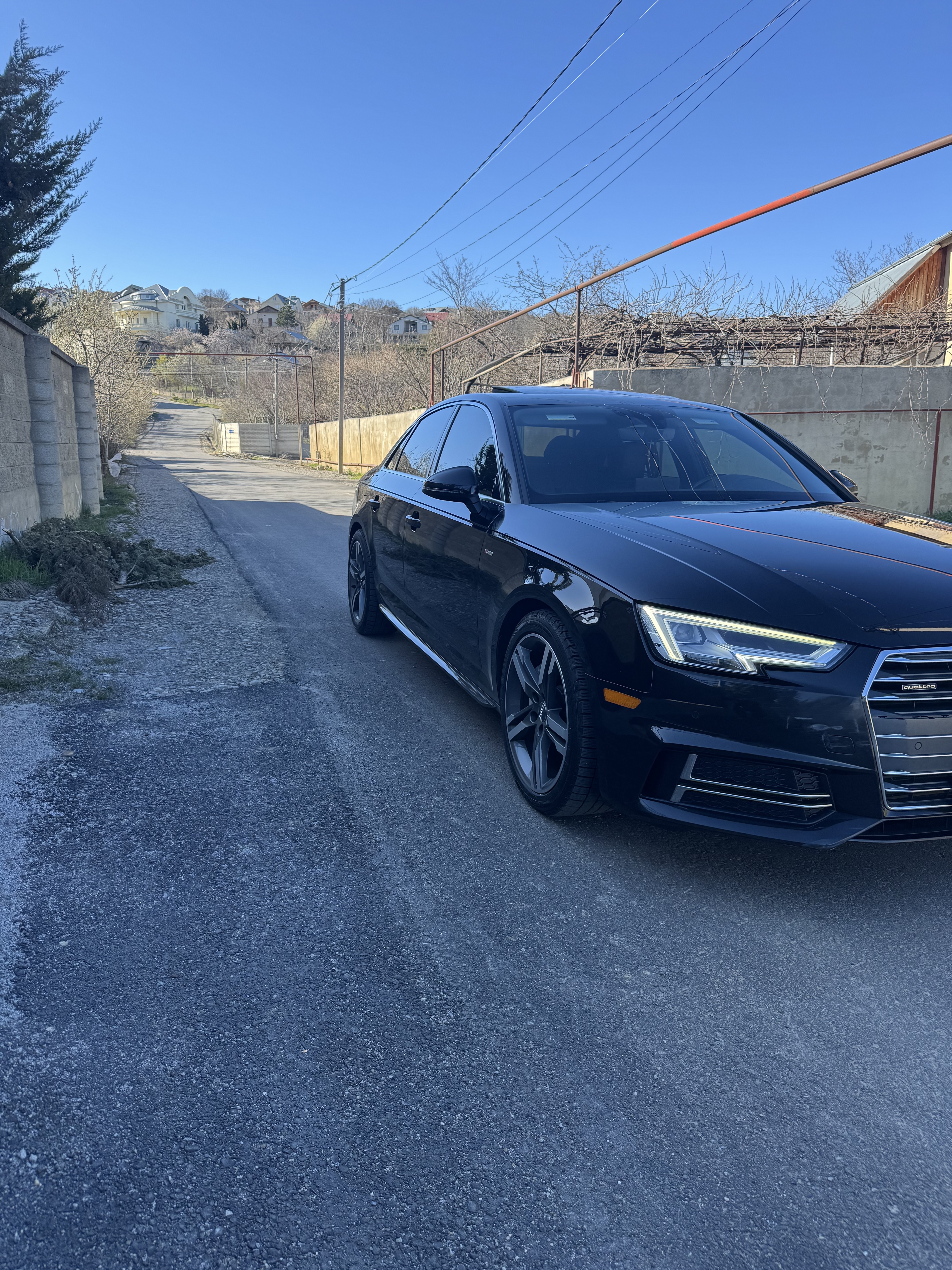 Audi A4 - фото 2