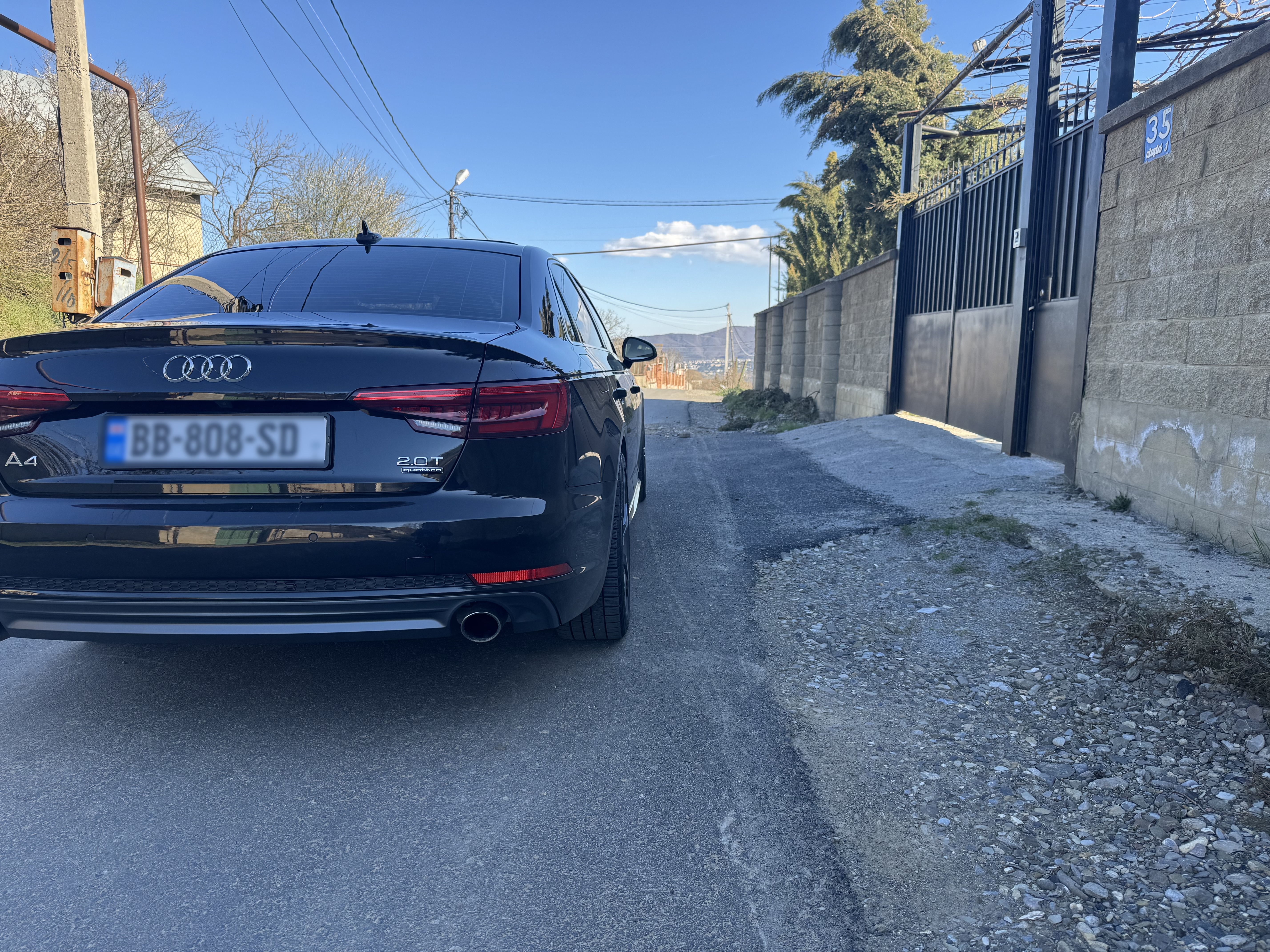 Audi A4 - фото 5