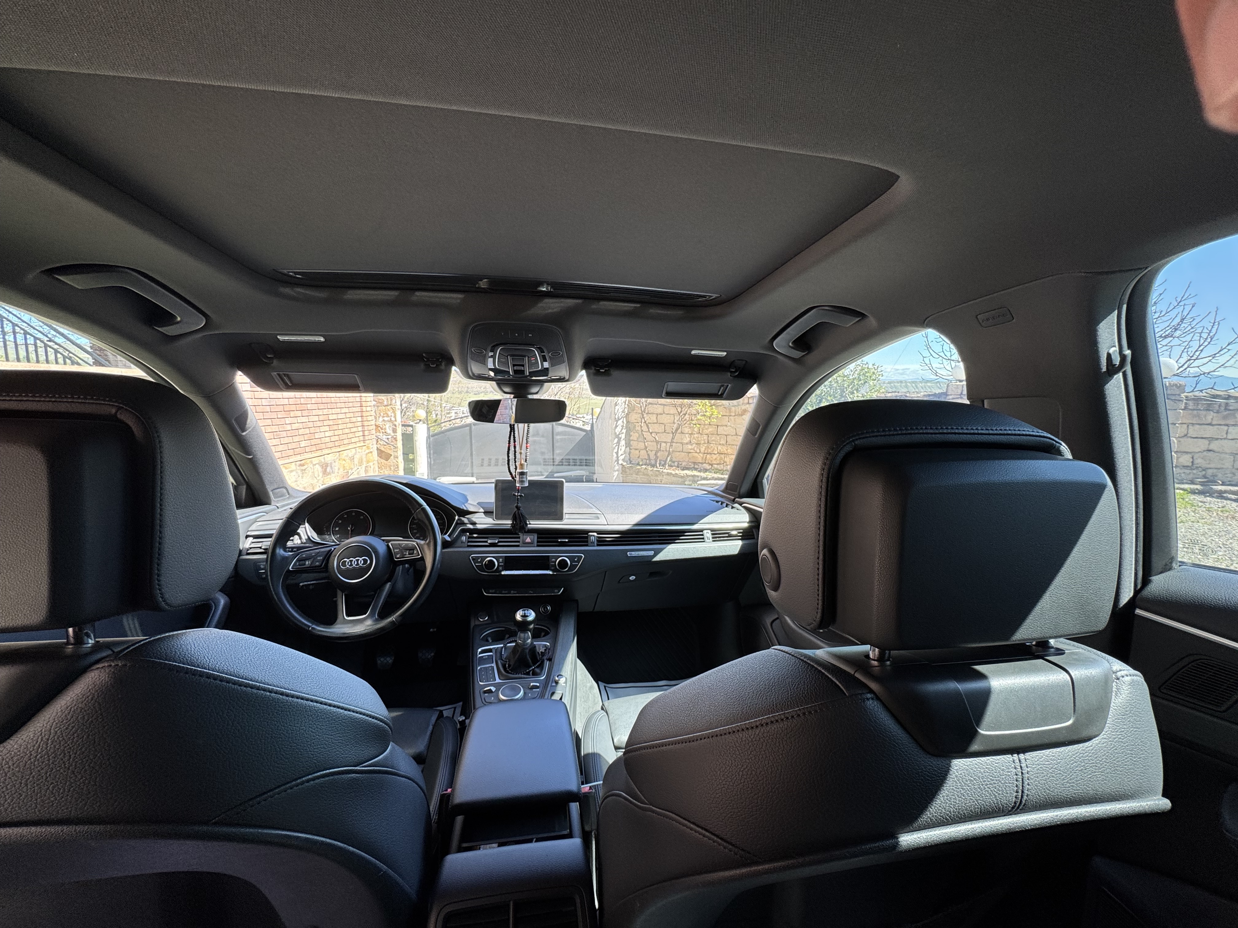 Audi A4 - фото 6