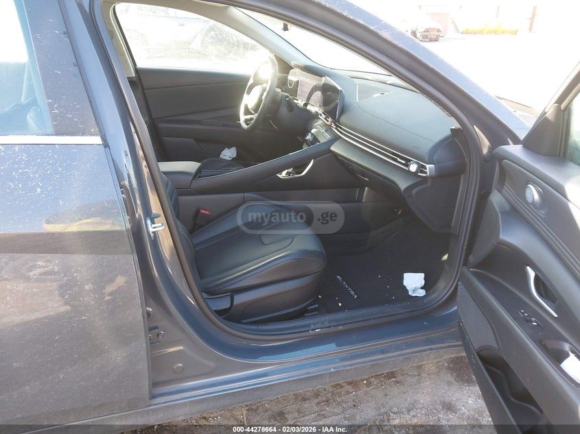 Hyundai Elantra - фото 5