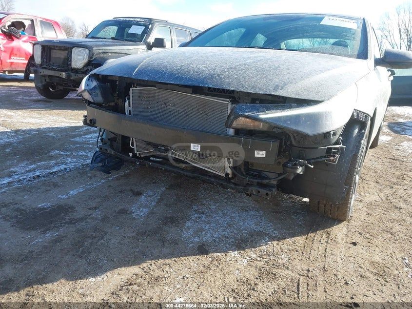 Hyundai Elantra - фото 6