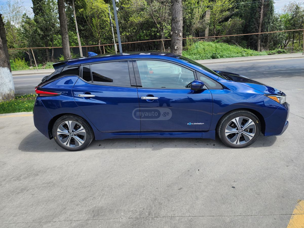 Nissan Leaf - фото 5