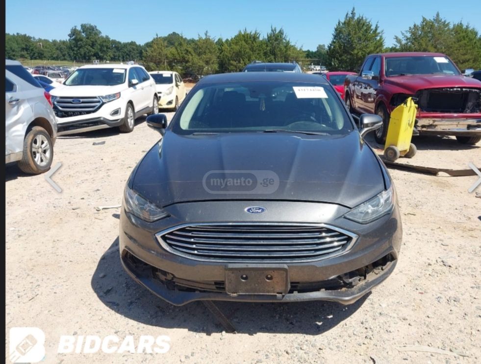 Ford Fusion - фото 10