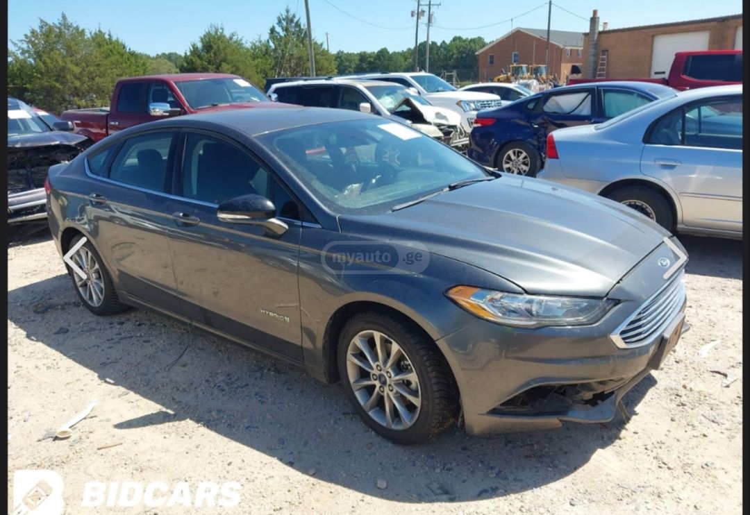 Ford Fusion - фото 12
