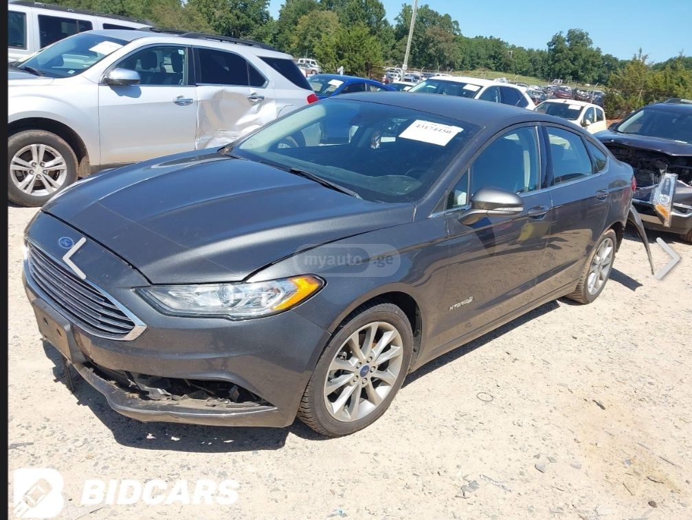 Ford Fusion - фото 13