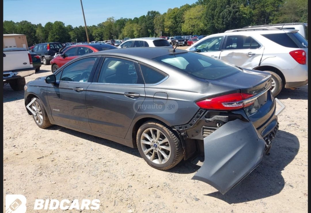 Ford Fusion - фото 15