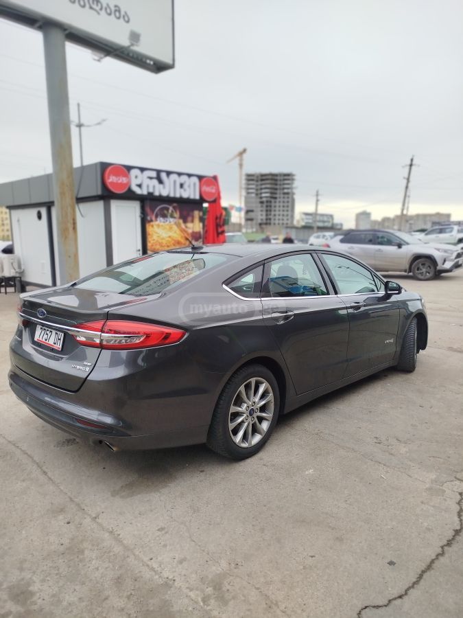 Ford Fusion - фото 3