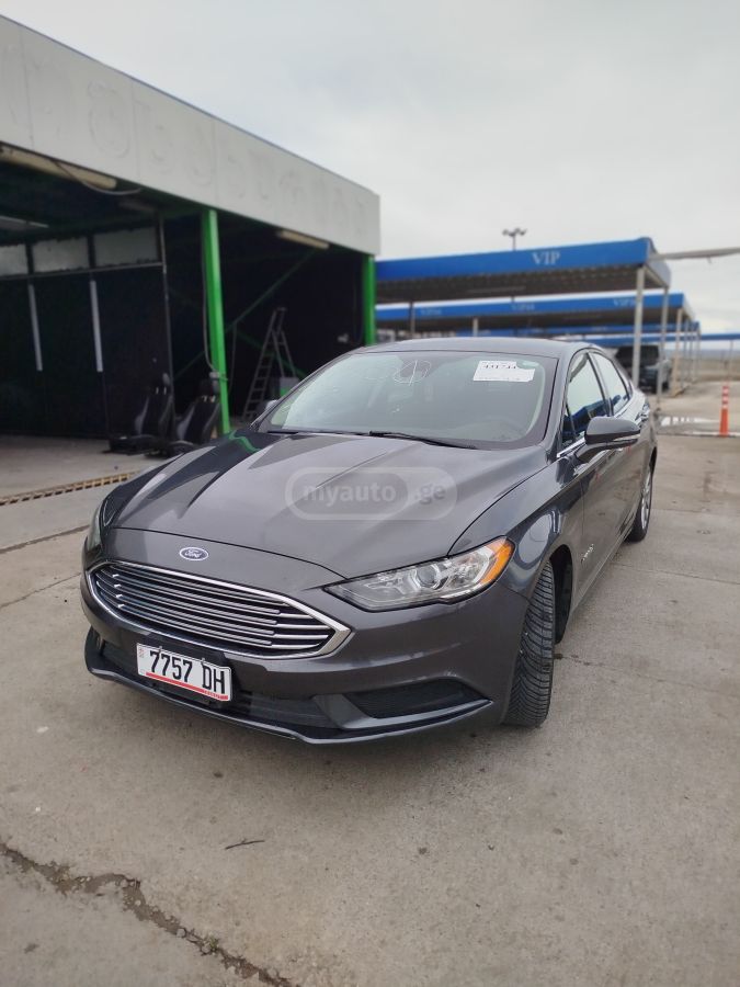 Ford Fusion - фото 7