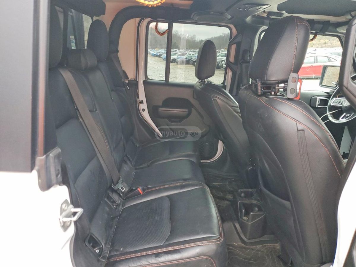 Jeep Gladiator Rubicon 4dr 4x4 Crew Cab 5 ft. 2022 — миниатюра 10