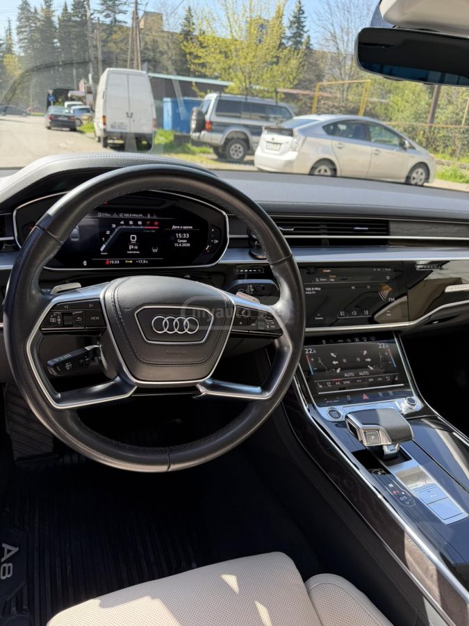 Audi A8 - фото 11