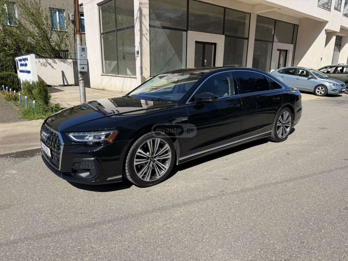 Audi A8 - фото 2