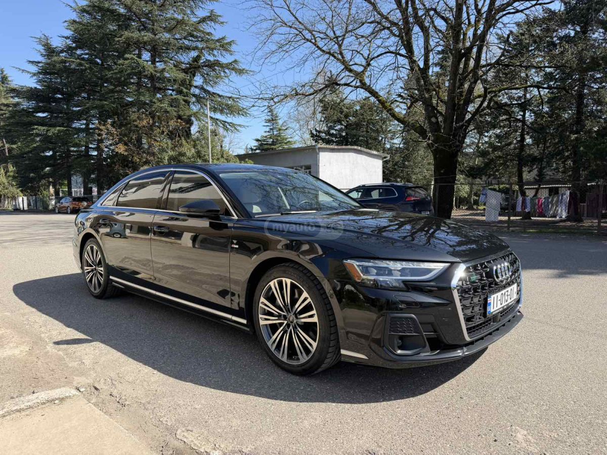 Audi A8 - фото 3