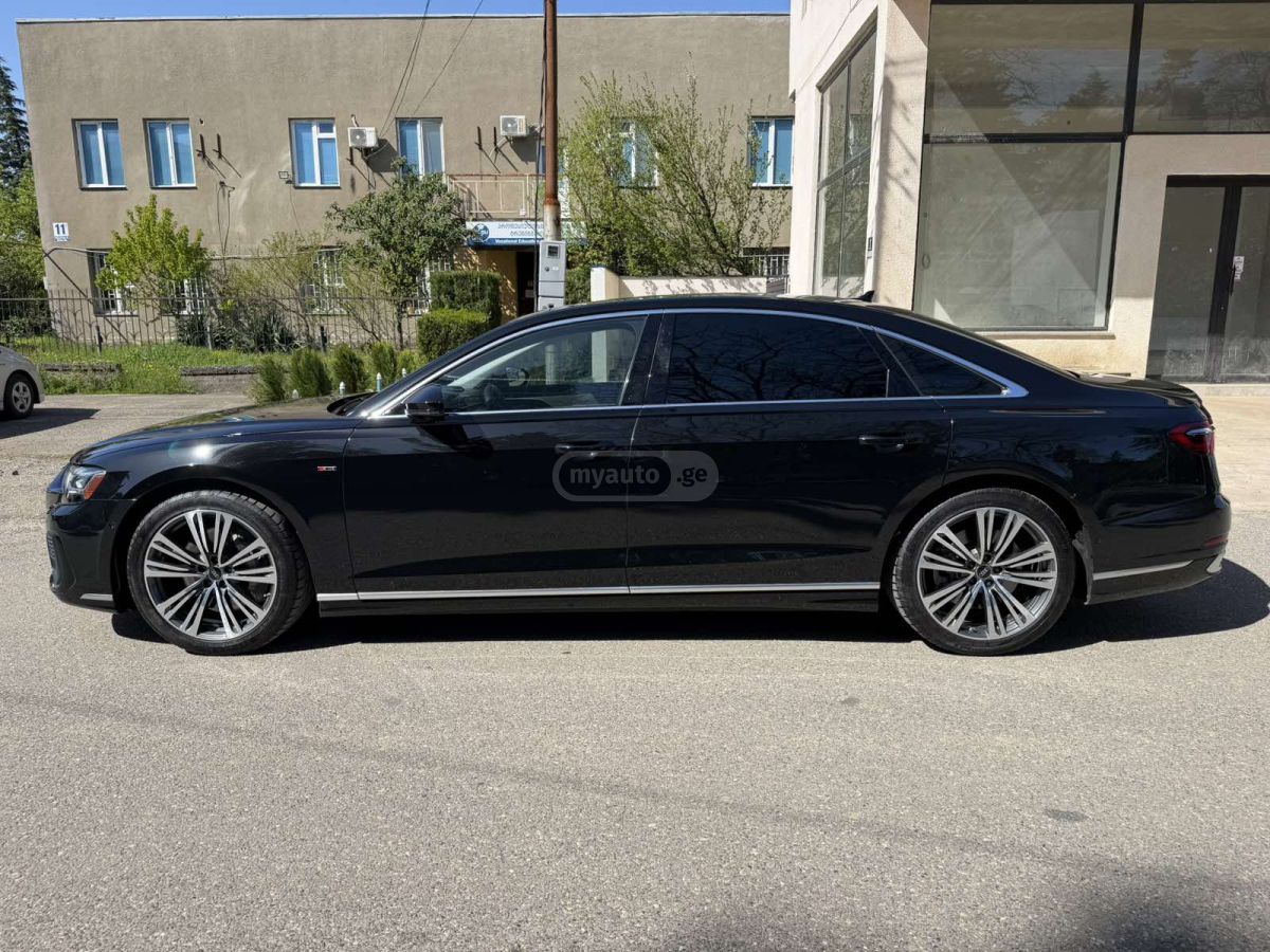 Audi A8 - фото 4
