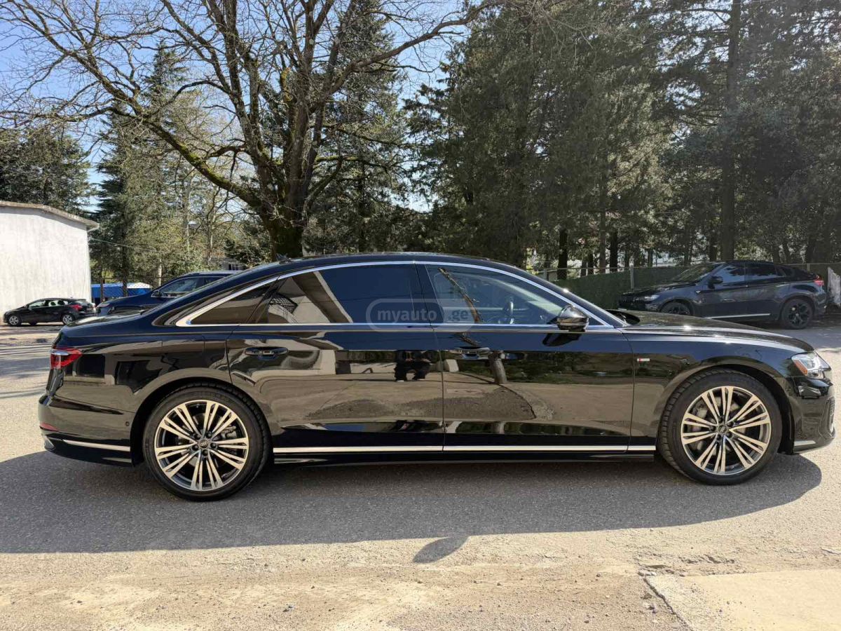 Audi A8 - фото 5