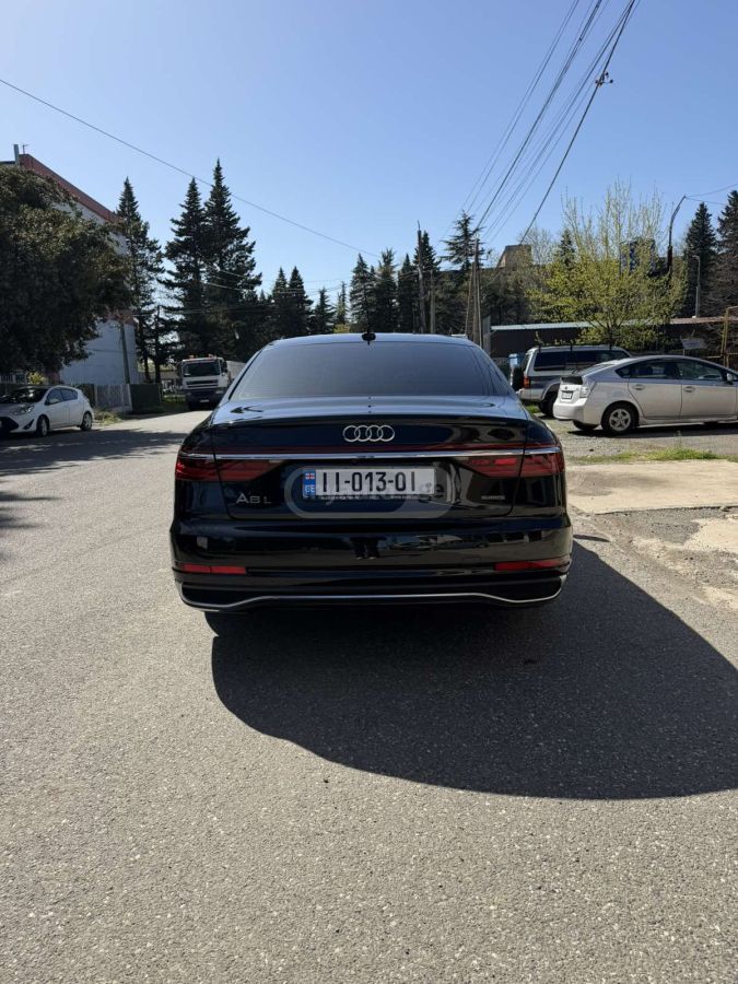 Audi A8 - фото 6