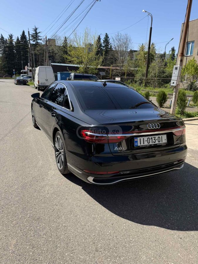Audi A8 - фото 7