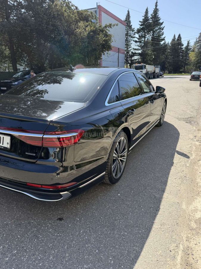 Audi A8 - фото 8
