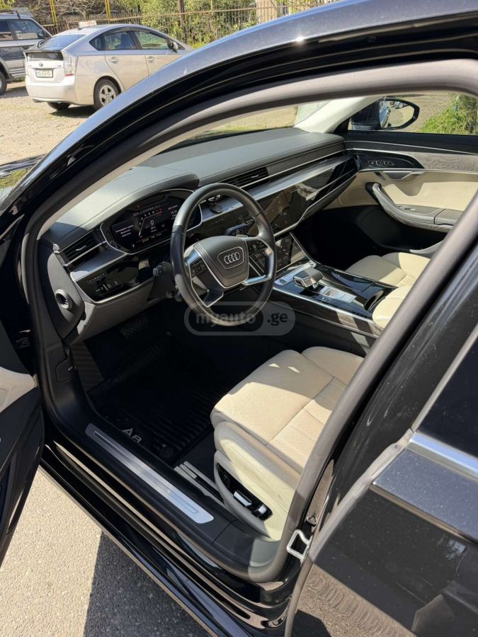 Audi A8 - фото 9