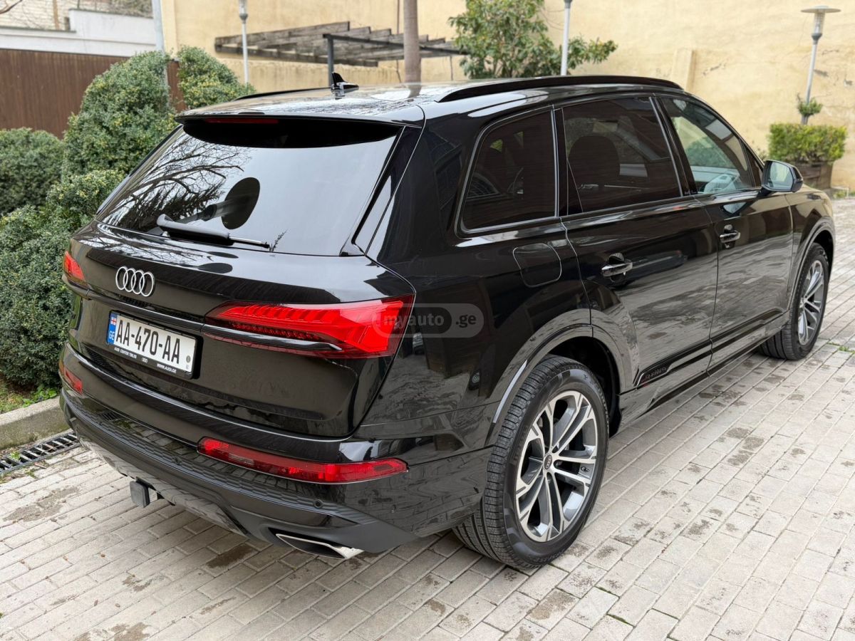 Audi Q7 - фото 5