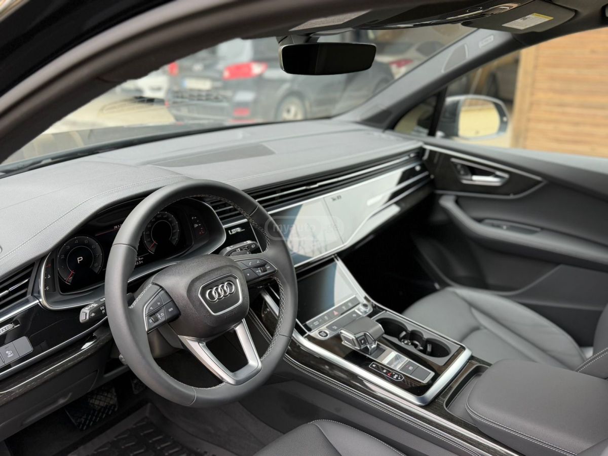 Audi Q7 - фото 6