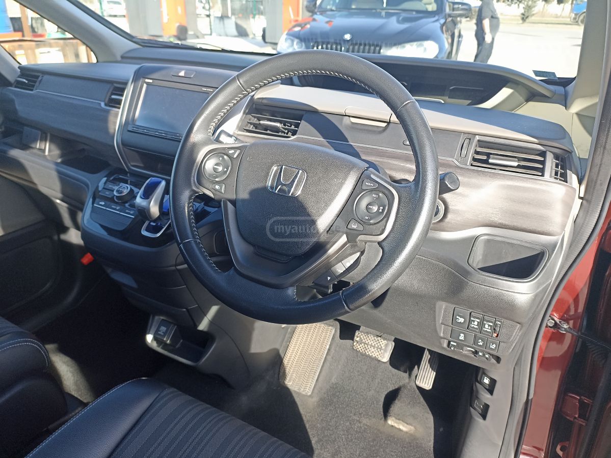 Honda Freed - фото 9