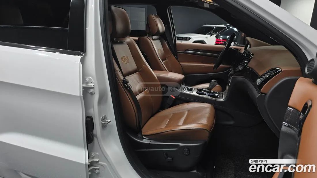 Jeep Grand Cherokee - фото 10