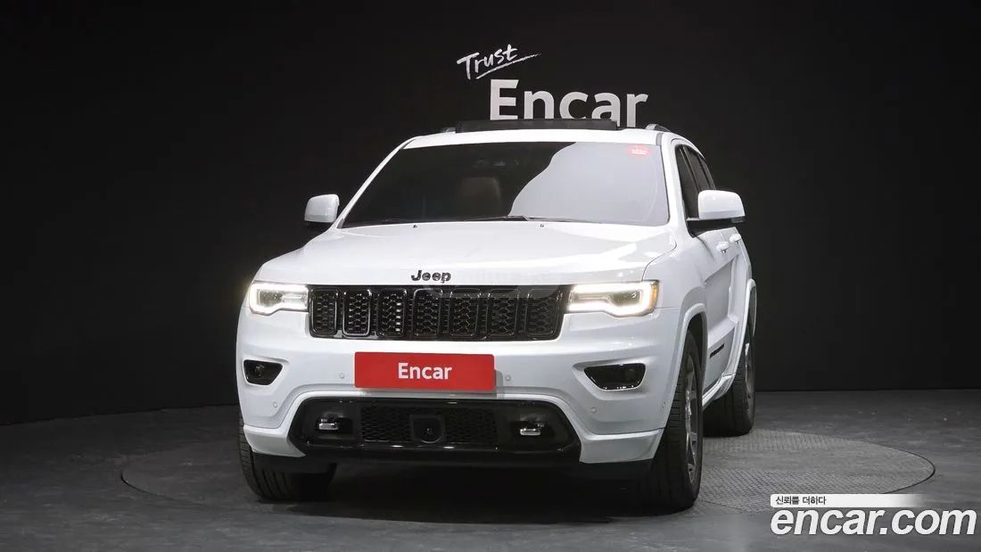 Jeep Grand Cherokee - фото 3