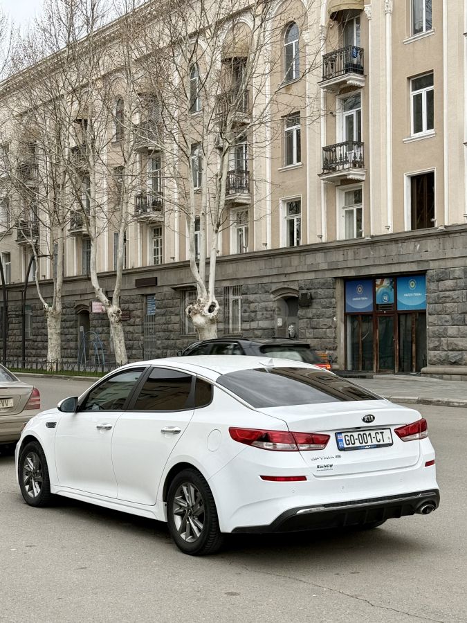 Kia Optima - фото 1
