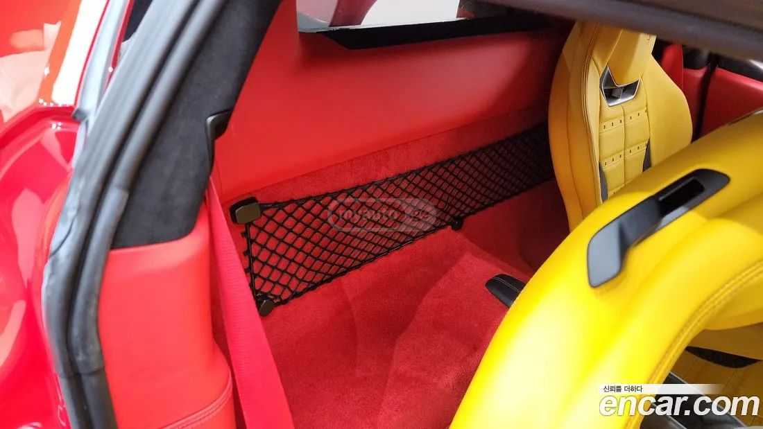 Ferrari 296 GTB 2023 — миниатюра 12