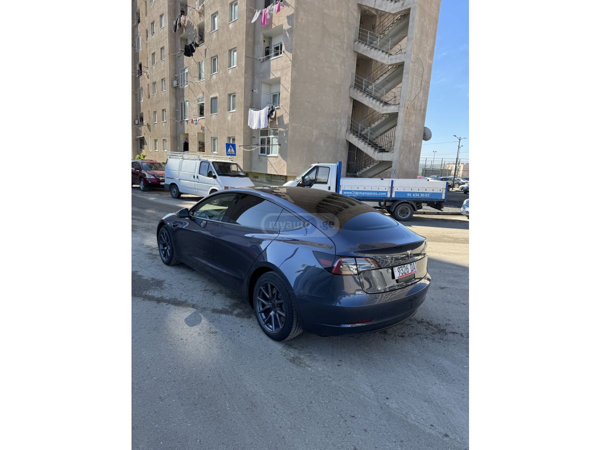 Tesla Model 3 - фото 3