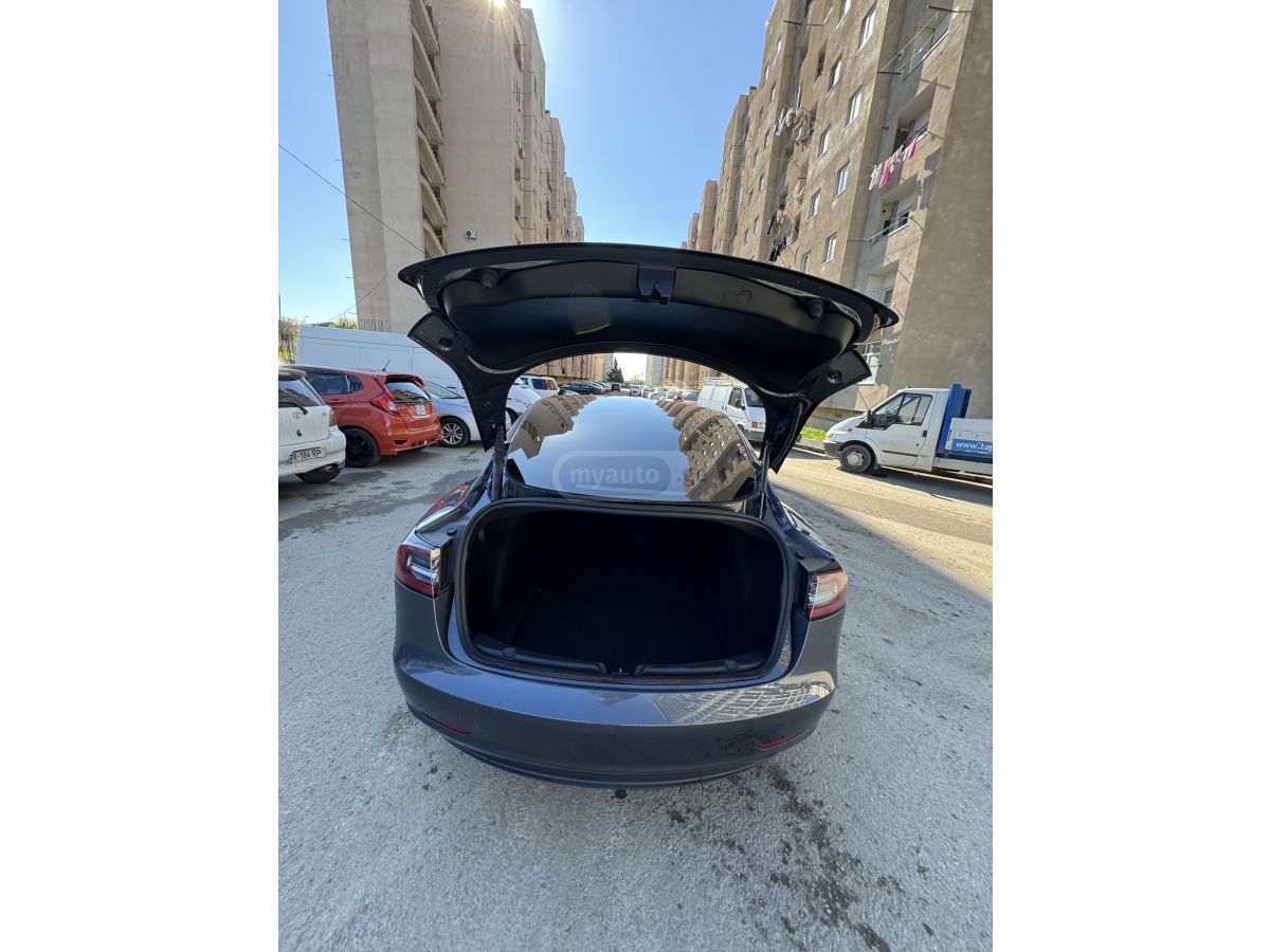 Tesla Model 3 - фото 9