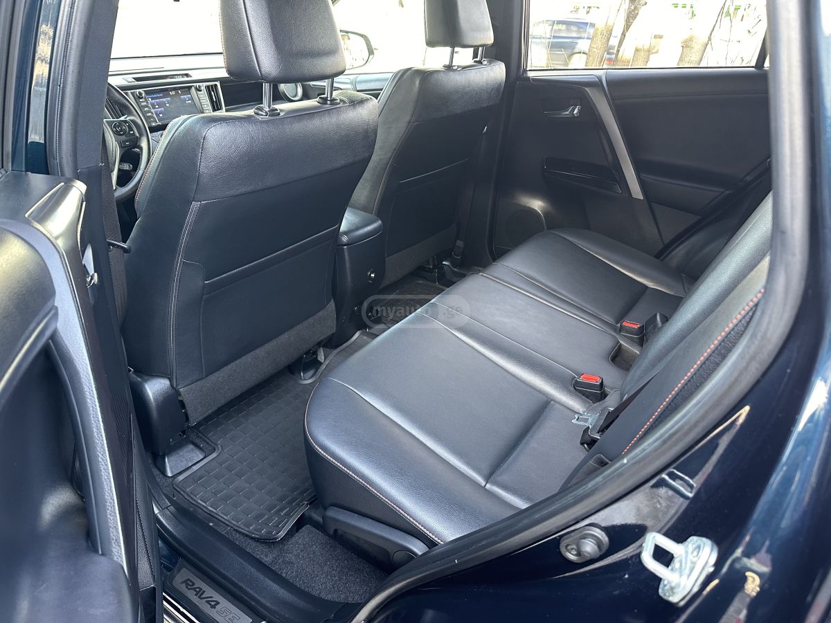 Toyota RAV 4 - фото 11