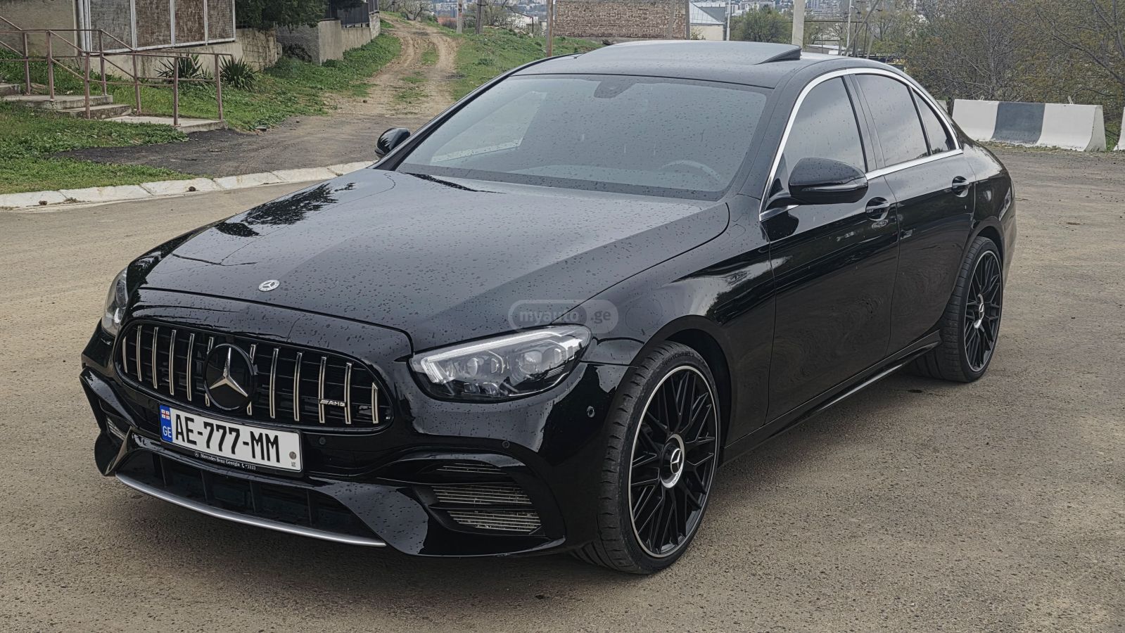 Mercedes-Benz E 300 - фото 1