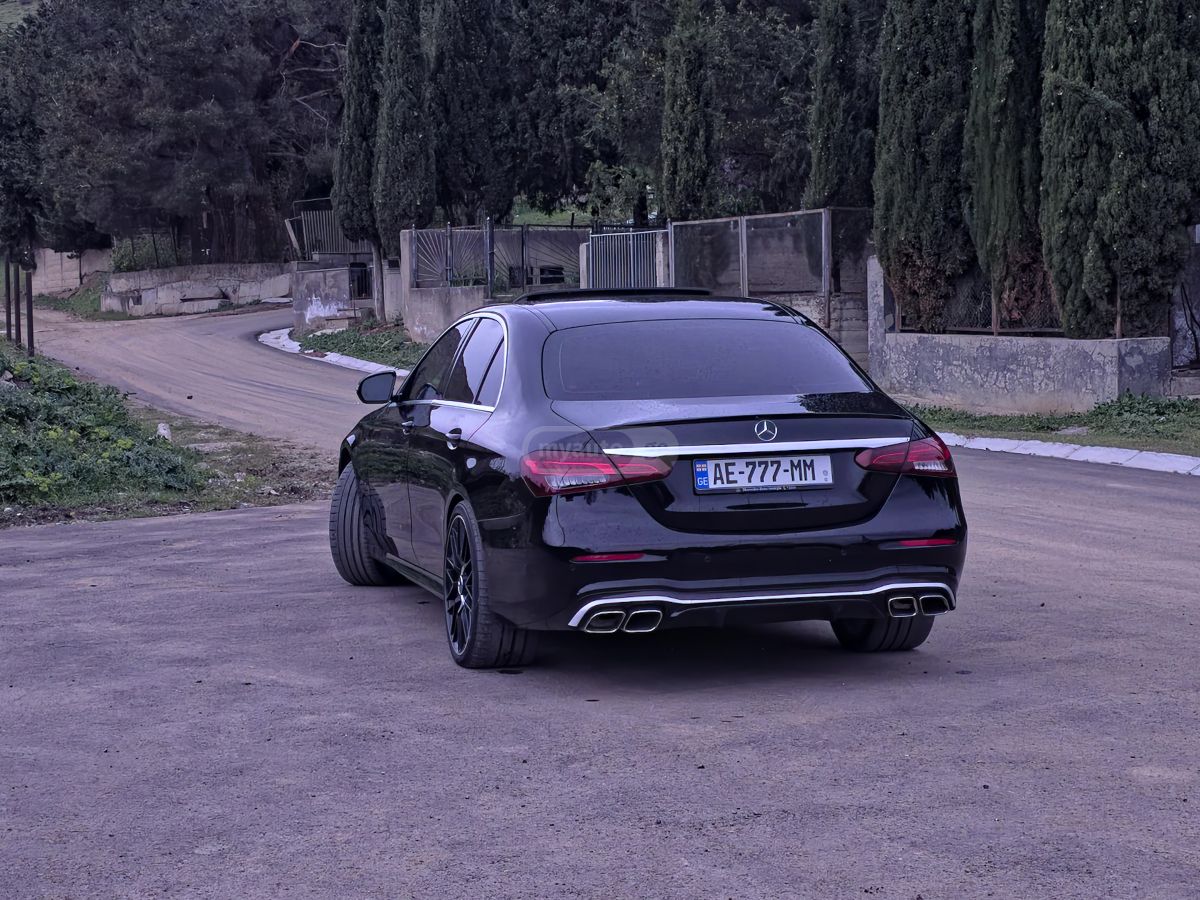 Mercedes-Benz E 300 - фото 2