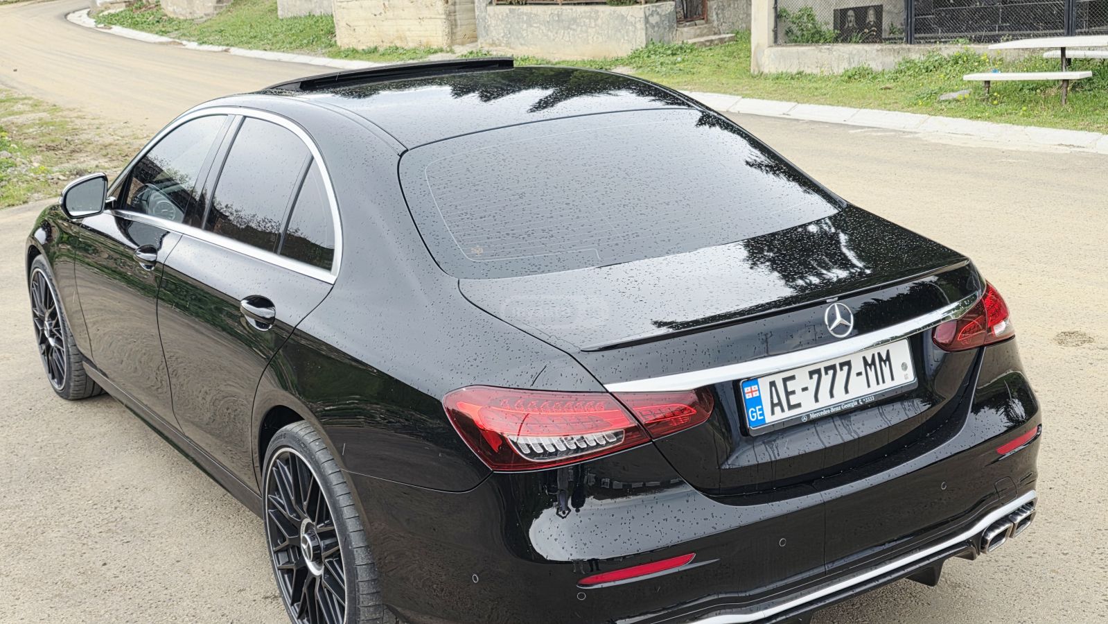 Mercedes-Benz E 300 - фото 5