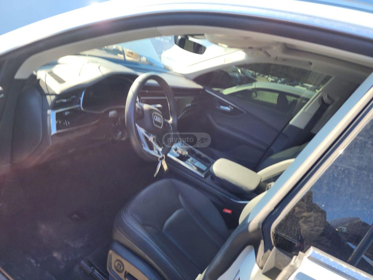 Audi Q8 2023 — миниатюра 10